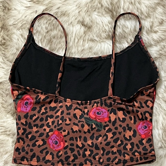 Onzie Bella Floral Leopard Print Scoop Neck Sports Top - Picture 7 of 8